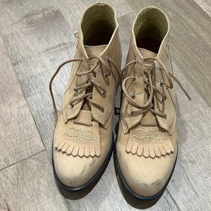 Ariat lace up leather suede shoes, size 7.5
